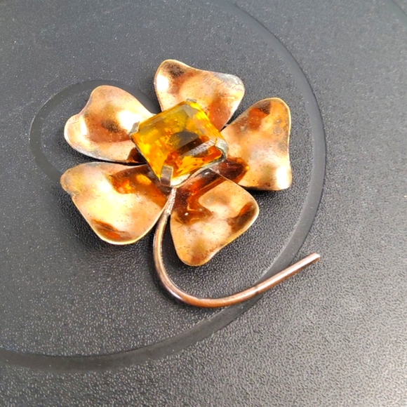 Antique handmade copper brooch with glass center - Picture 5 of 8